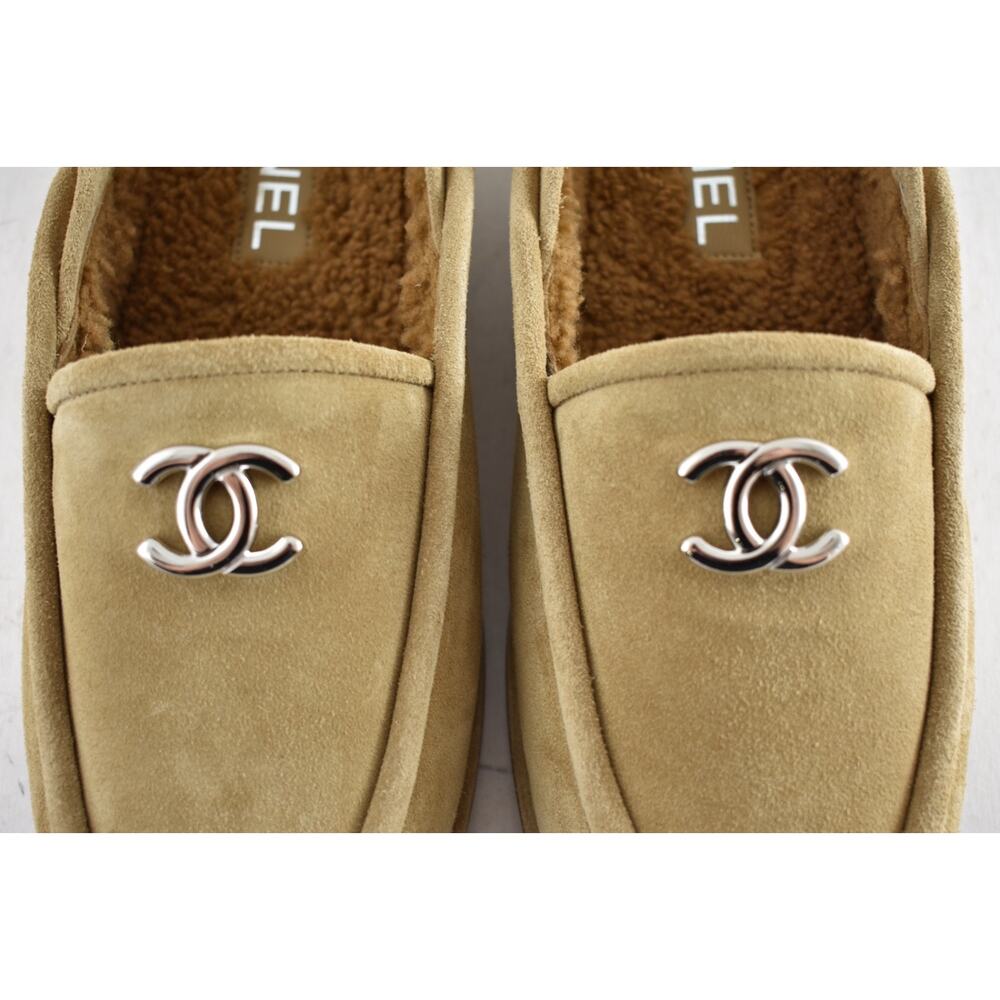 Chanel Dark Beige Suede Shearling CC Moccasin Ballet Slingback Loafer Flat 40 - Picture 10 of 16
